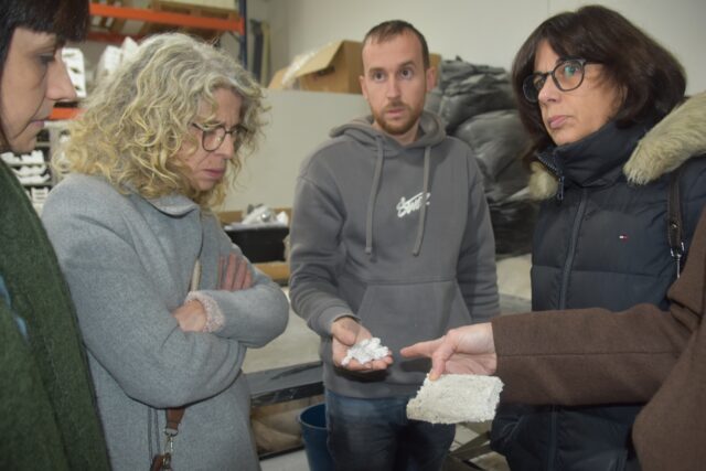 Imagen. Los representantes del Centro de la UNED de Barbastro pudieron conocer algunos de los proyectos novedosos que está desarrollando actualmente Somontano Social.