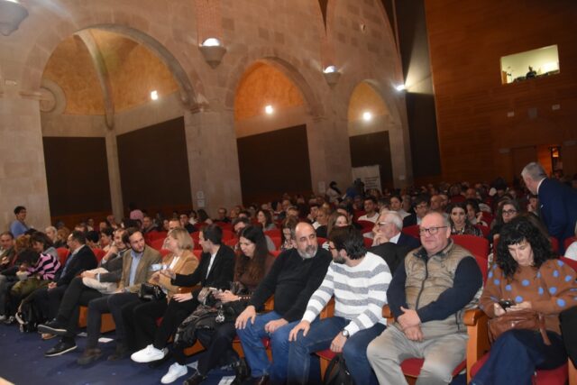 Imagen. Público asistente a la Jornada Provincial Empresarial sobre inclusión laboral celebrada en Monzón.