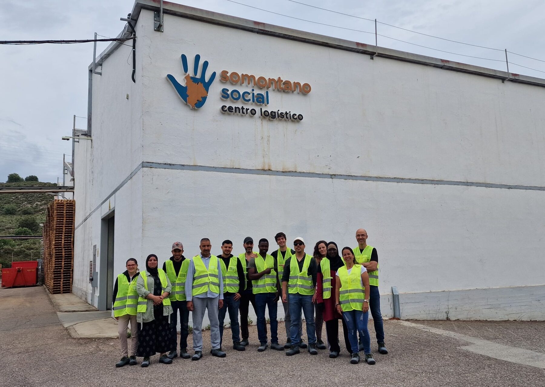Alumnos del curso de Auxiliar de Almacén visitan el Centro Logístico